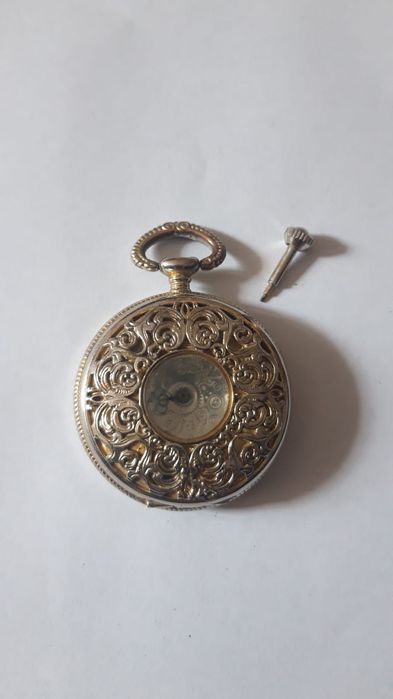 Часы корманные .