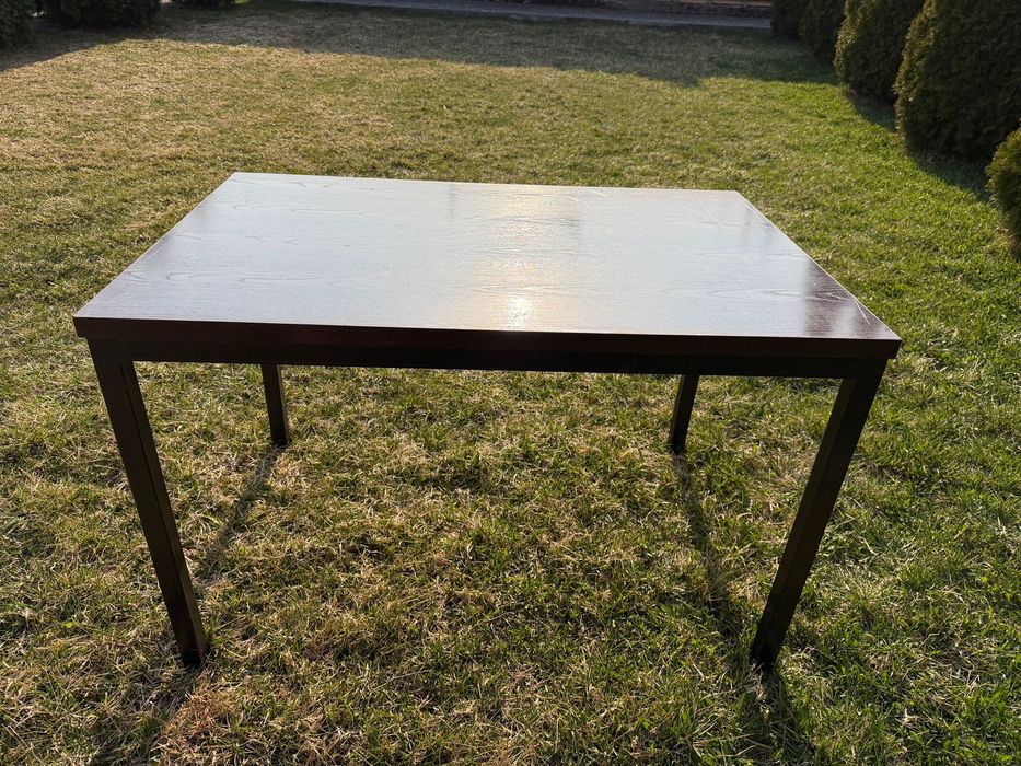 Столы и диваны мягкие