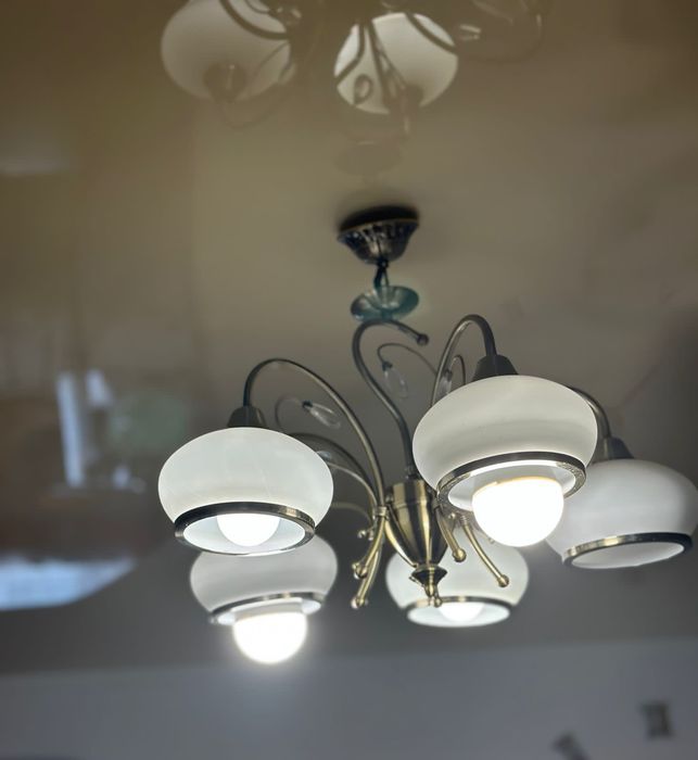 Продам люстры люстры