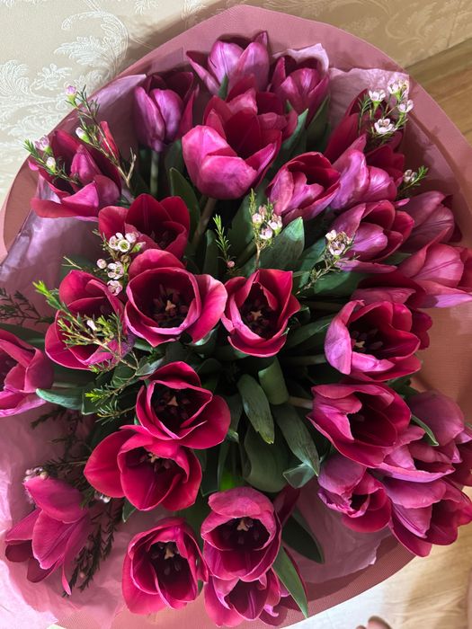 Огромный букет из тюльпанов