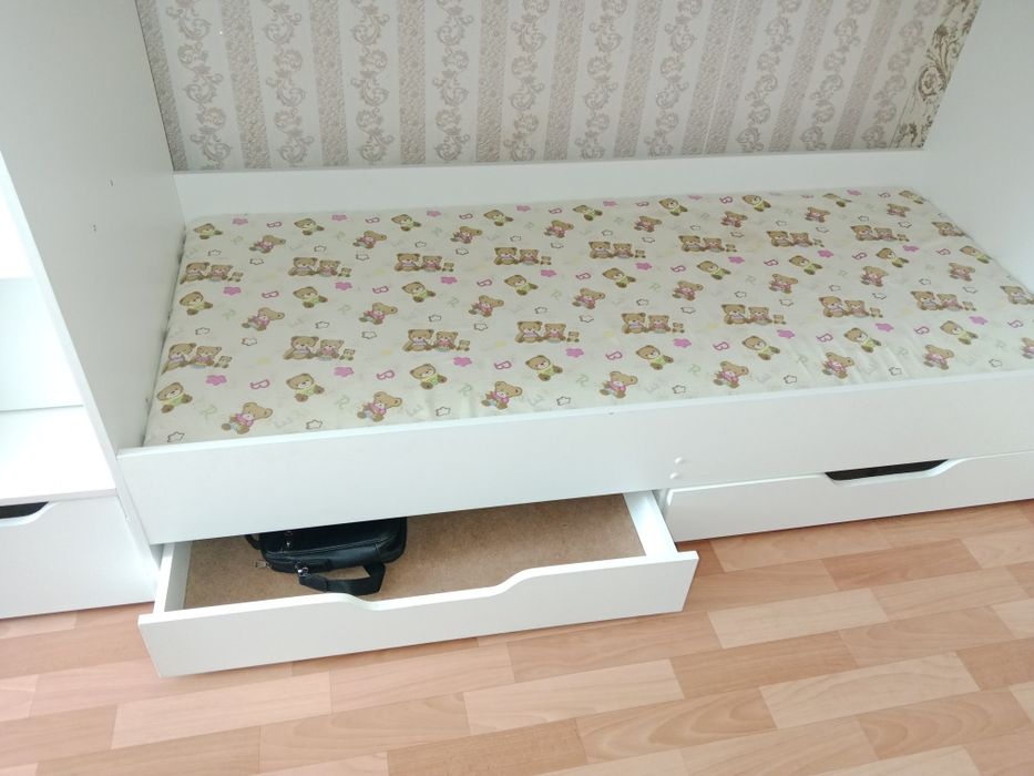 Двухъярусная кровать