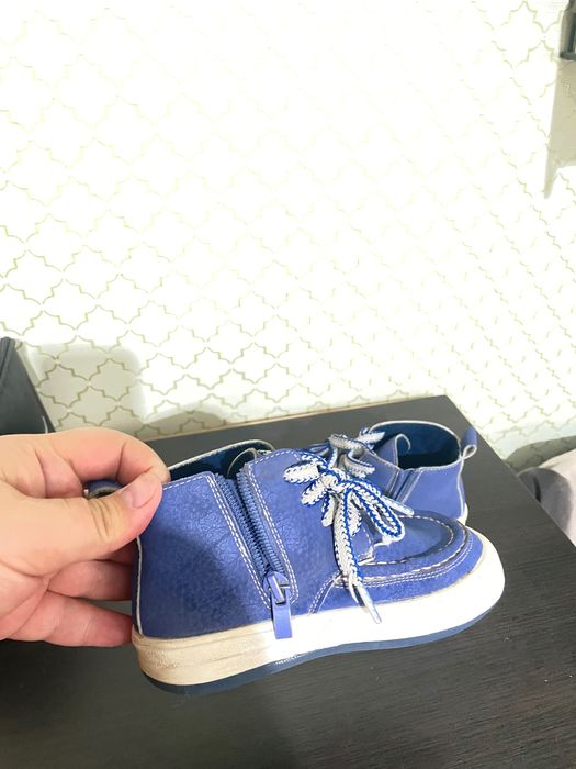 Продам детские ботинки 25рр