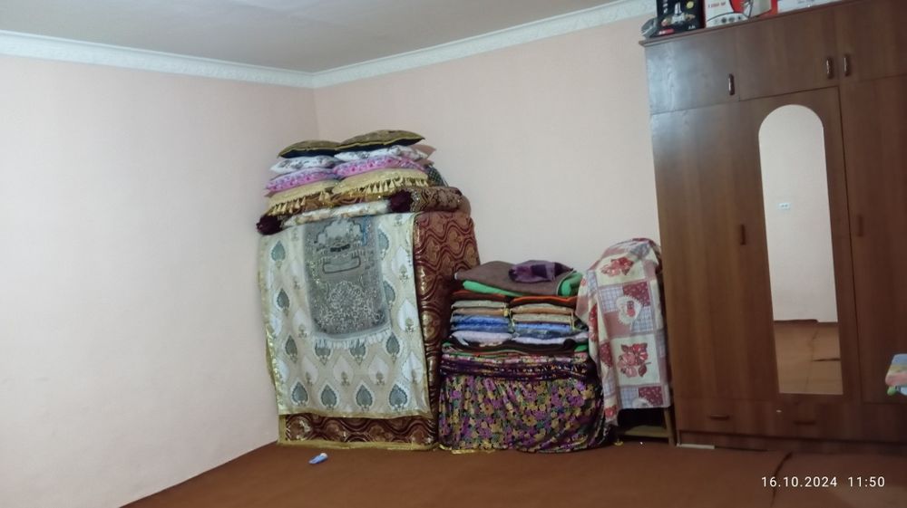 3 sotikli hovli sotiladi Buxoro viloyati Romitan tumanida