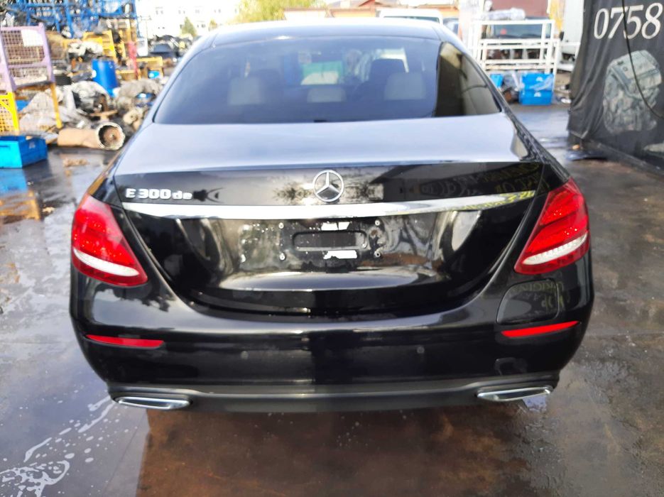Dezmembrez mercedes e class w213 e300 2.0 d hyb/bara w213/capota/far/