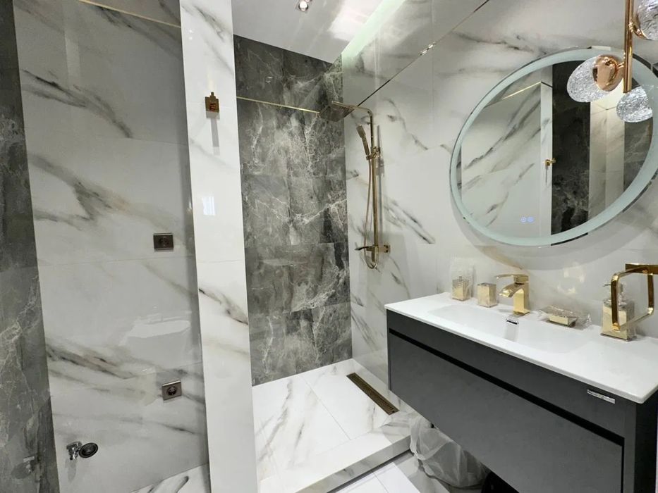 Жк Казахстан-Сдается новая 3-х комнатная в элит комплексе!