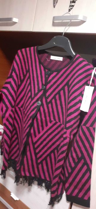 Pulover grosut ,mov cu dungi negre