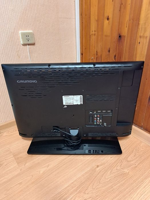 Телевизор GRUNDIG VLE 7100 BF
