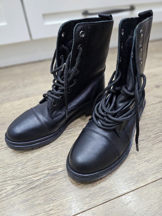 Ботинки чёрные зимние женские