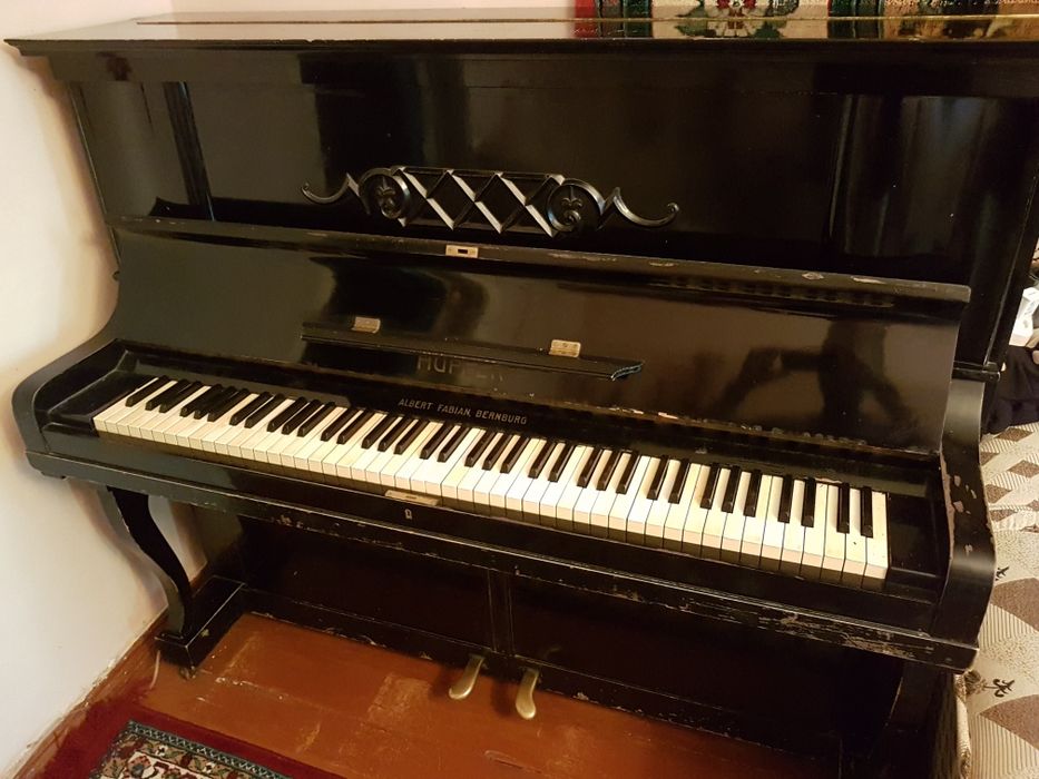 HUPFER, ALBERT FABIAN, Bernburg. Раритетное немецкое пианино.