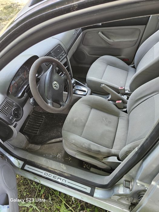 Vând golf 4 1.6 benzina +gpl urgent