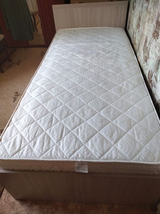 Односпальная кровать