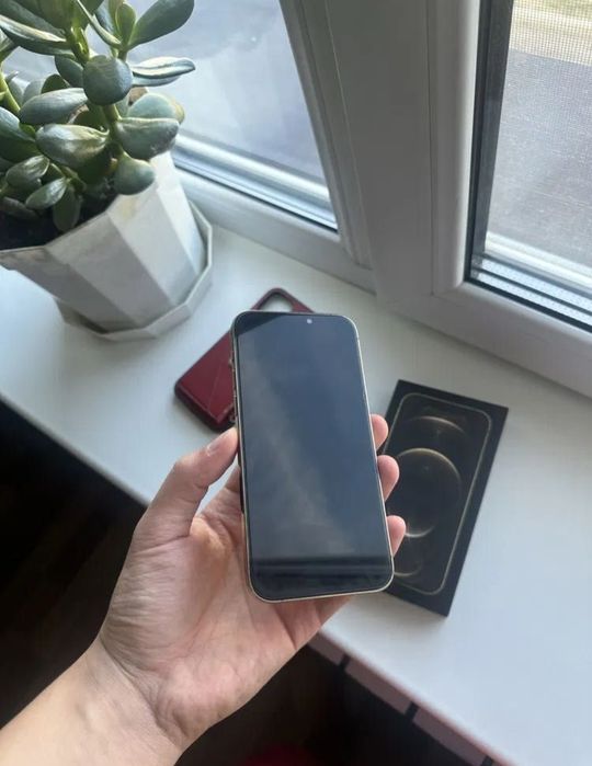 Продам Iphone 12 Pro 256gb