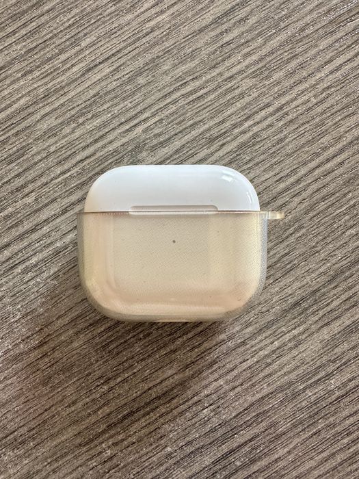 Продам наушники AirPods 3