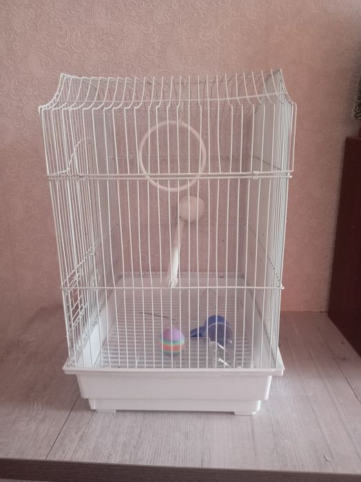 Продам клетку для попугаев