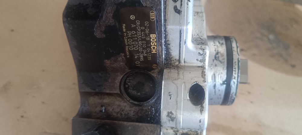 ТНВД  611 мотор 2002год