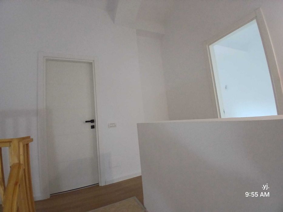 De închiriat | Duplex spatios 3 dormitoare – Cu vedere la piscină