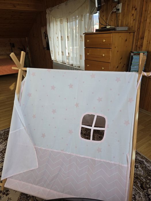 Детска палатка с прозорче