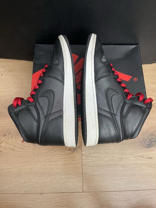 Nike air jordan 1 retro high og black satin