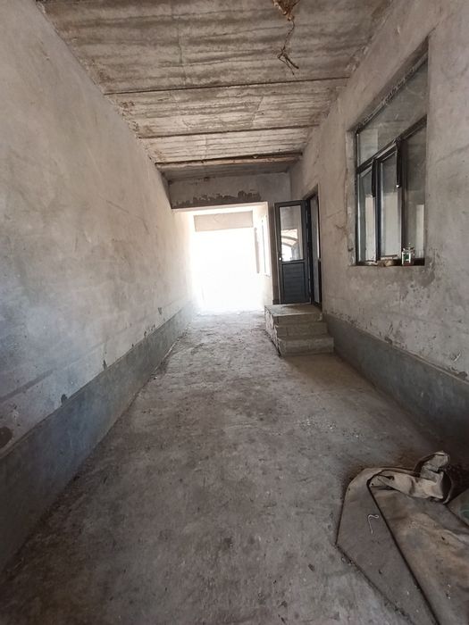 Фаровон орқаси Тандирчи  280 м²  10x28  3 Қаватли 100% Пишган ғишт