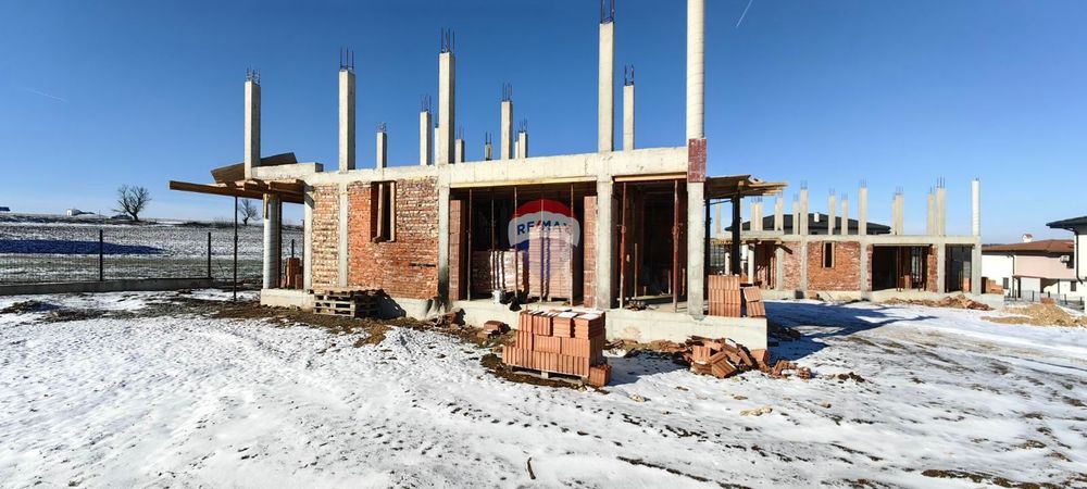 Фамилна двуетажна къща за продажба, с.Кичево, обл.Варна, ЙГ