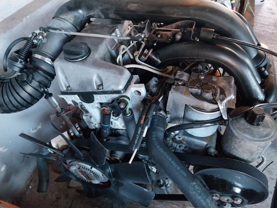 Vând motor mercedes 1980cc diesel clasic