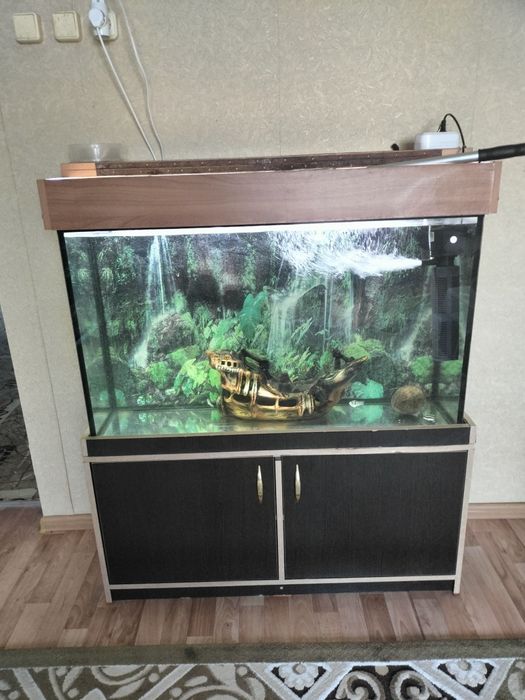 Продам аквариум .