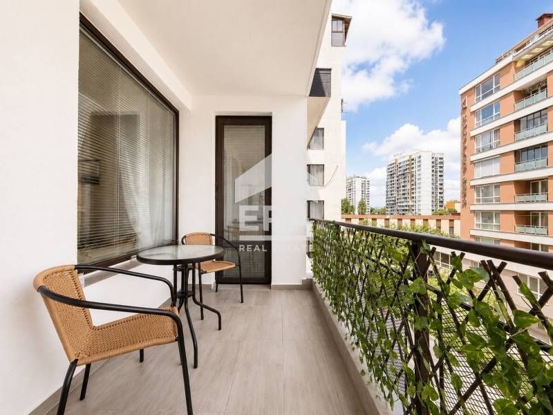 Просторен обзаведен двустаен апартамент зад The Mall, кв. Полигона