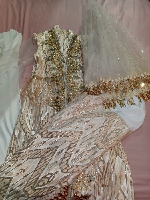 Kelin ansambil fatasi bilan