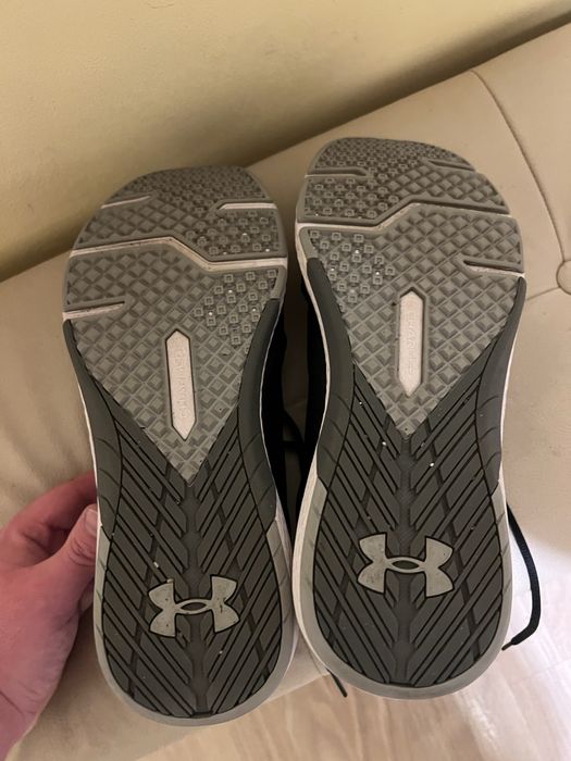 Under Armour 47 , Мъжки маратонки