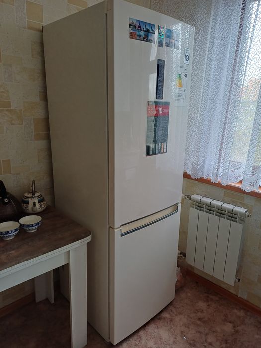 Продам холодильник LG