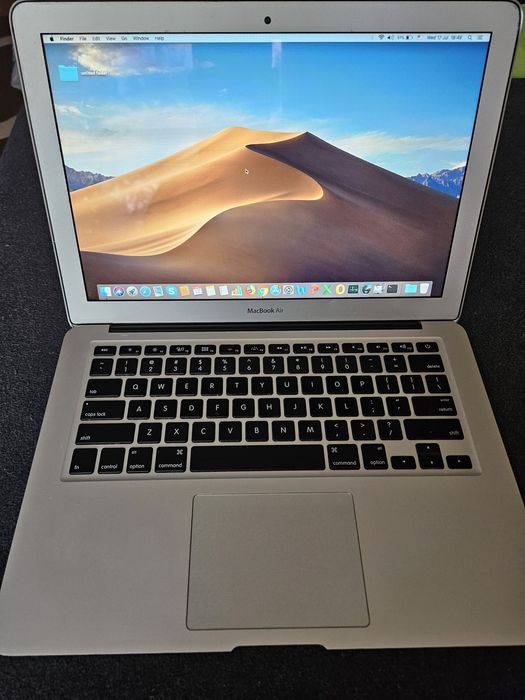 лаптоп Macbook Air 13"