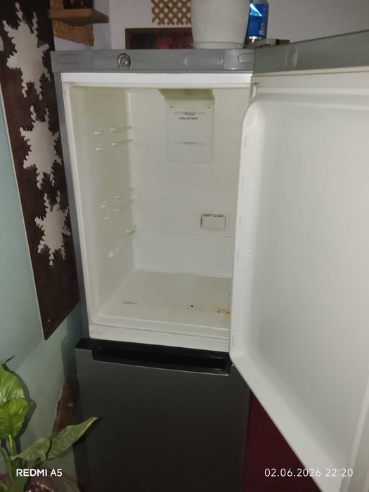 Продам холодильник !б/у Indesit