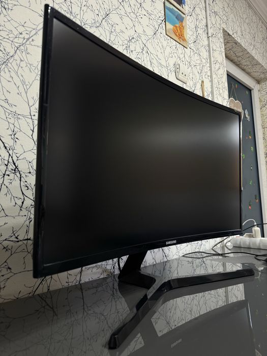 Monitor Gaming Samsung 27” Curbat – Full HD