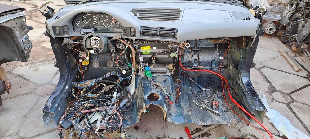 Серая панель на бмв е34