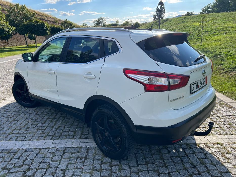 Nissan Qashqai TEKNA+,2015,1,6DCI,4X2,130CP,M6,Navi,Camera 360,TRAPA,Piele,KmReali