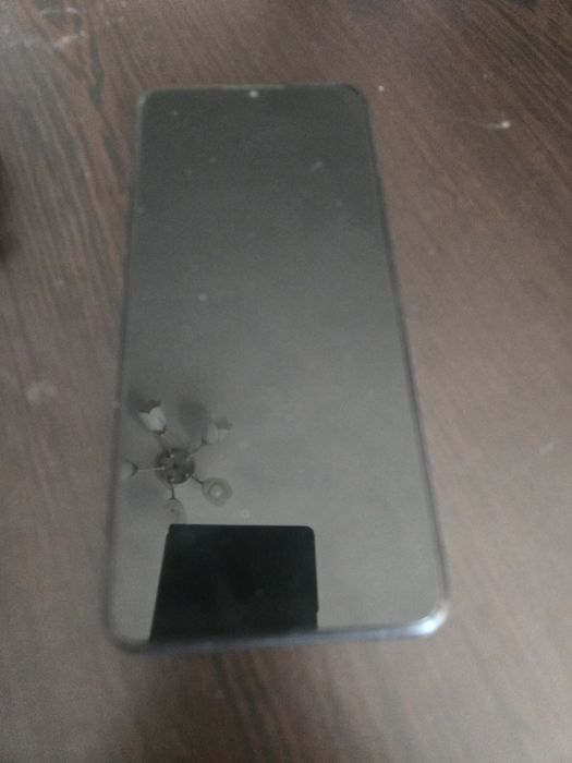 Продавам смарт телефон  TCL 305