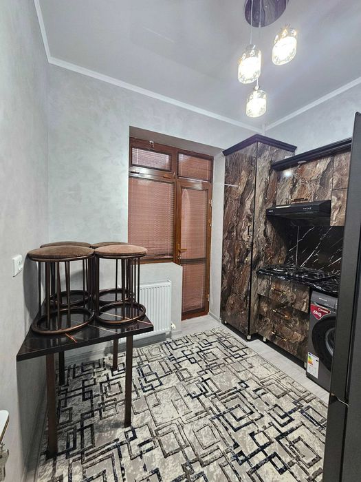 1 хоналик квартира 6 кават  лифтлик дом, горгаз, эски цум, зоомагазин
