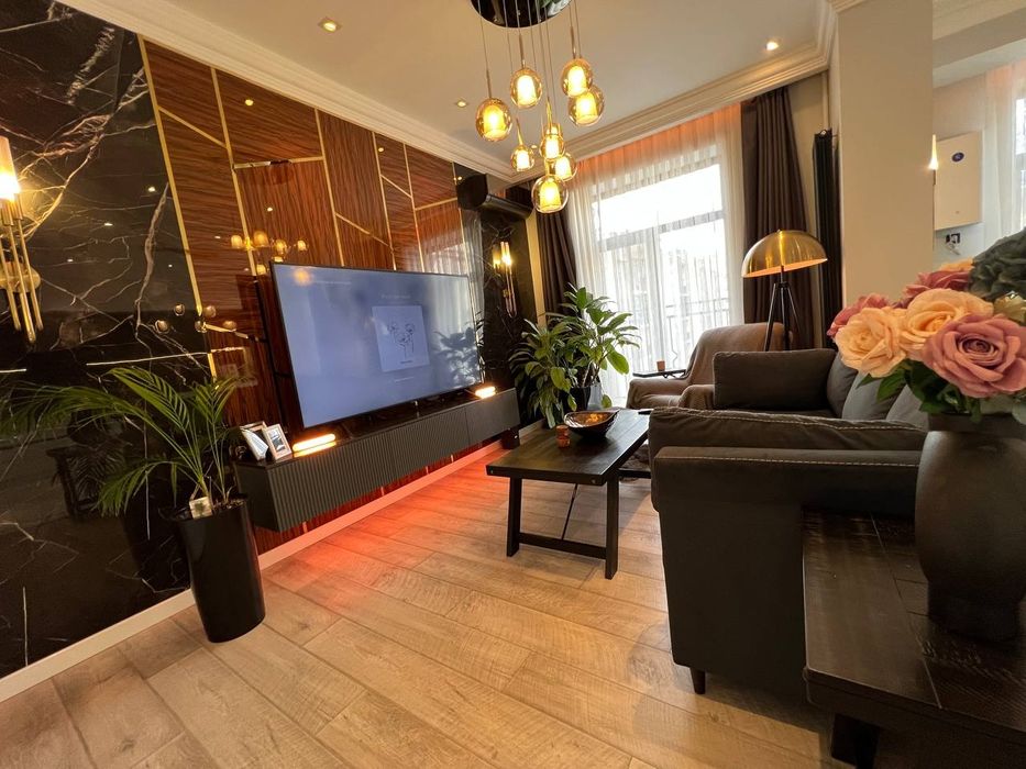 Срочно сдаётся 3х ком квартира в центре