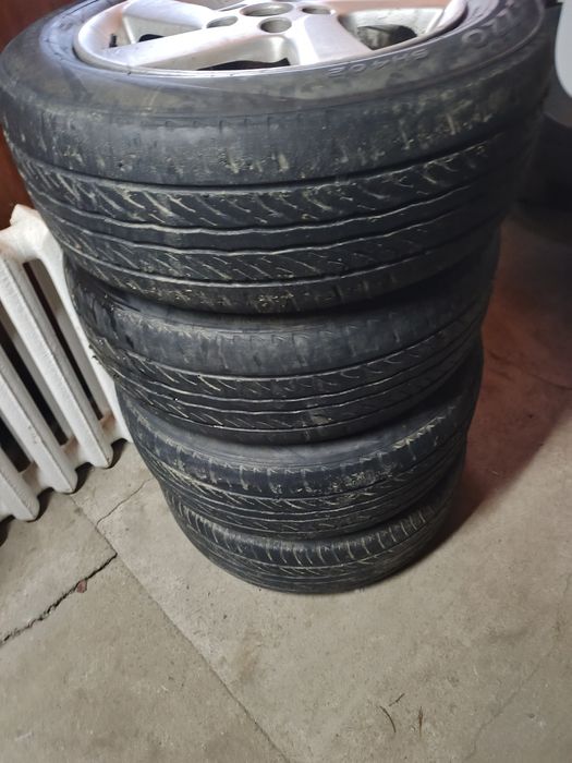 Продам летние шины с дисками