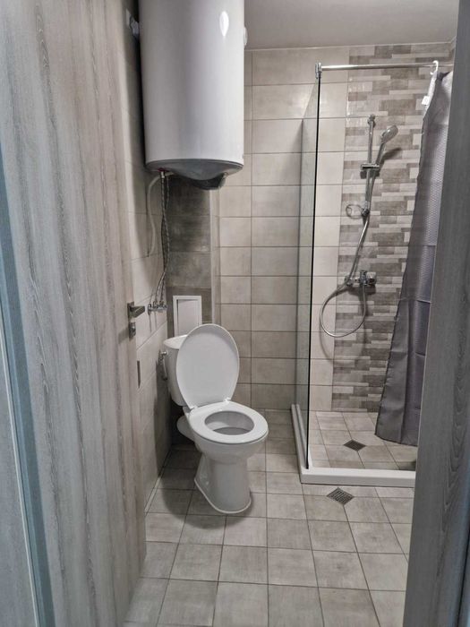 Дава се под наем Двустаен апартамент в Варна, Лятно кино Тракия - 75 кв.м за 459 € - Снимка #2