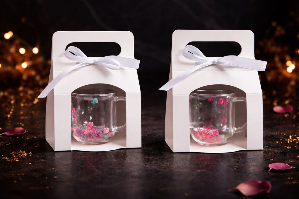 Чаши с двойно дъно и сухи цветя