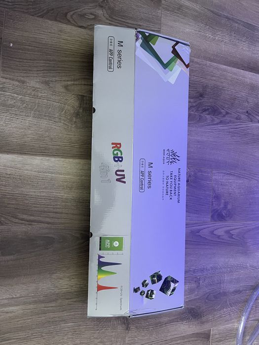 Acvariu cu stand