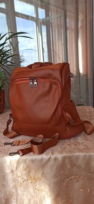 нов сак Kinder-20 лв, нов Hummel-15 лв, нова раница-20 лв.