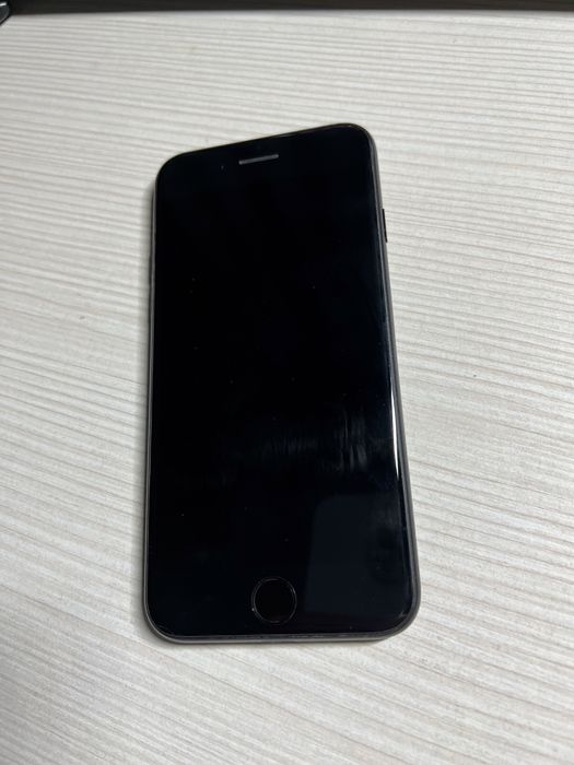 Продам Iphone SE 2020г 128 Гб