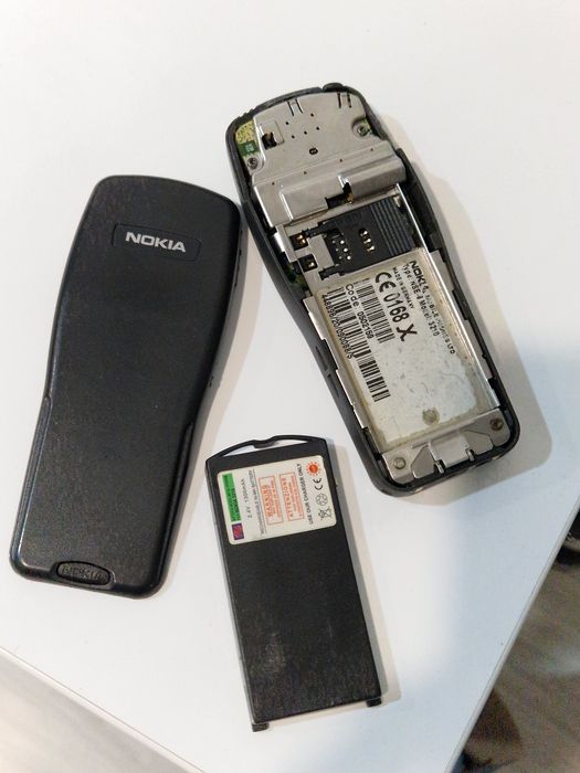 Telefon Nokia pentru colecție sau pentru piese.