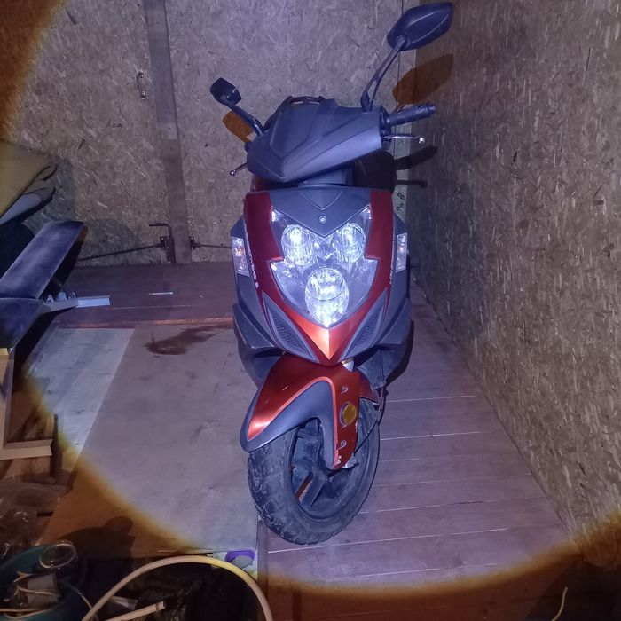 Скутер 150 кубов