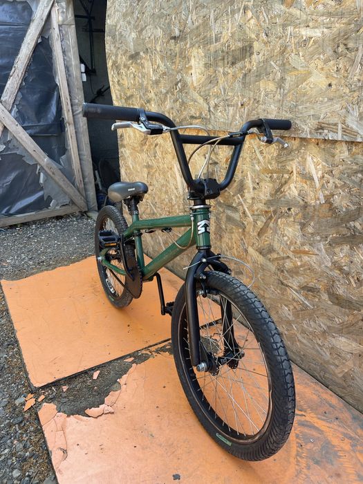 Bicicleta bmx jumper mongoose roti 20”