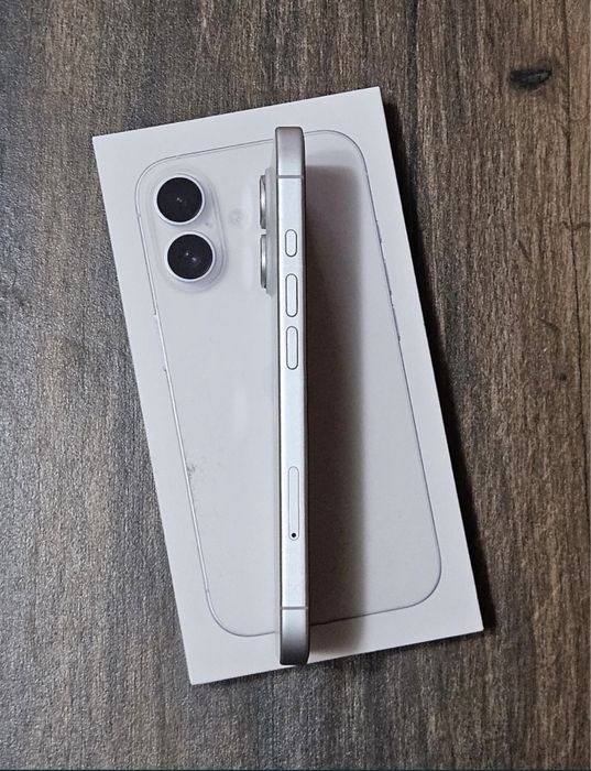 Iphone 16 la cutie ca nou 10/10