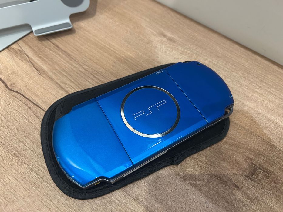 Sony PlayStation PSP 3000 (Vibrant Blue) —  64 GB, jocuri instalate