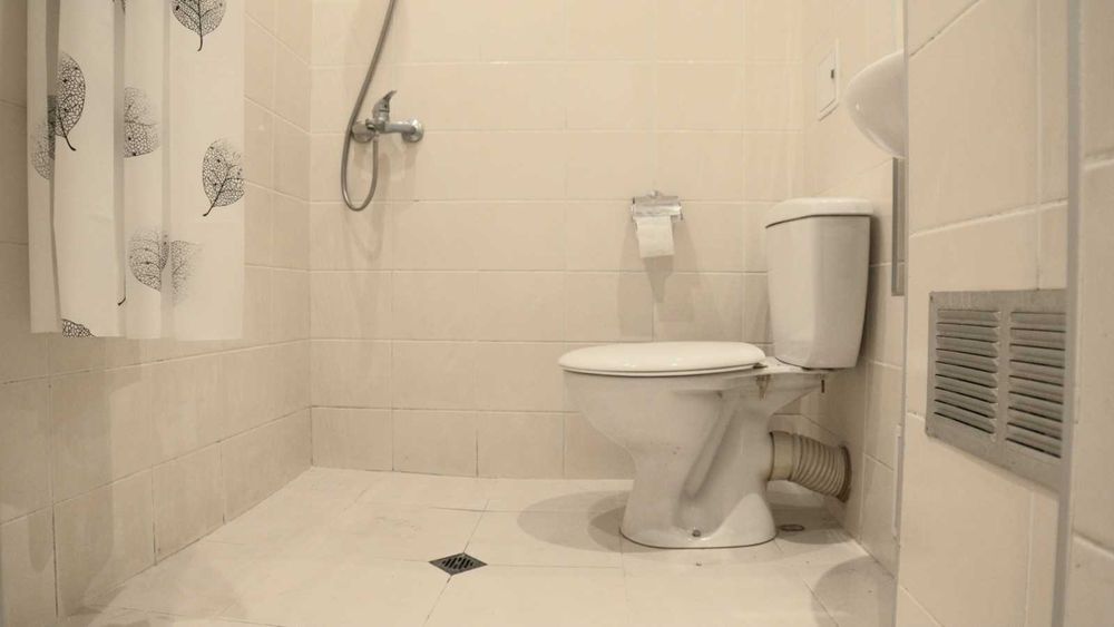 Дава се под наем Тристаен апартамент в София, Център - 80 кв.м за 797.64 € - Снимка #11